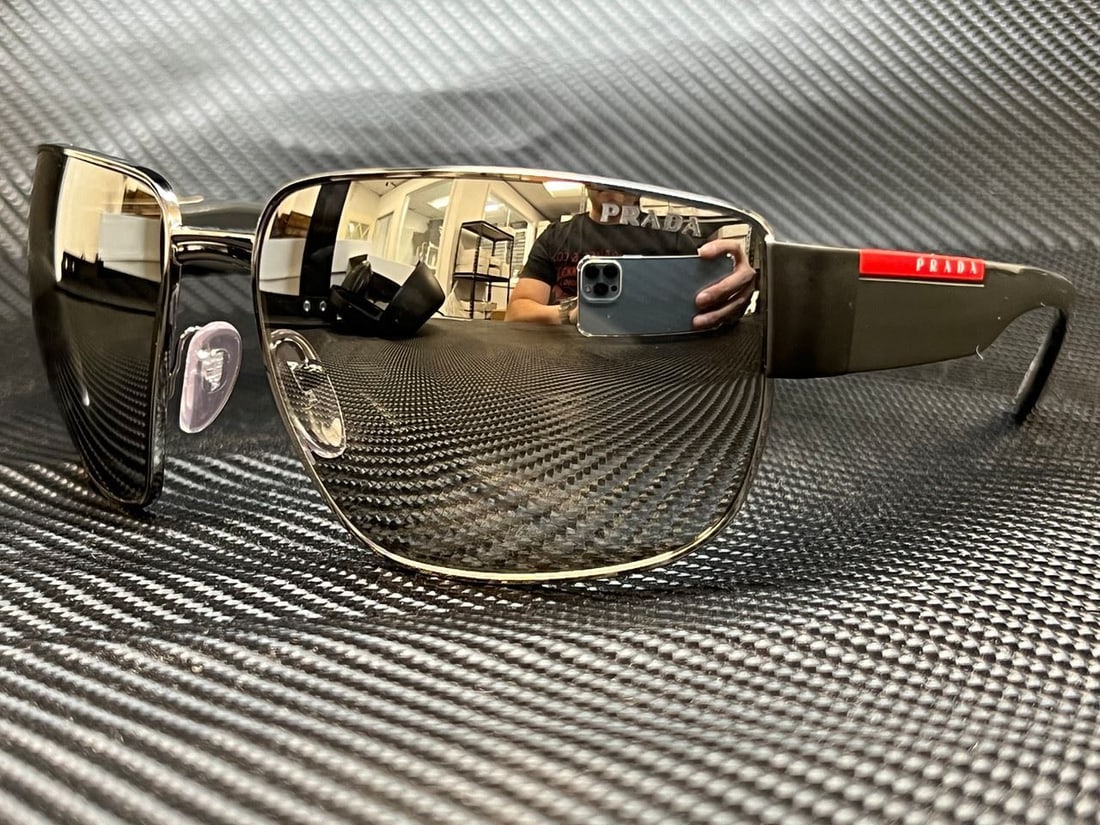 PRADA LINEA ROSSA PS 56VS 5AV09F Gunmetal Pillow 62 mm Mens Sunglasses: PRADA LINEA ROSSA PS 56VS 5AV09F Gunmetal Pillow 62 mm Mens Sunglasses Lens Technology: Mirrored Frame Color: Gray Uv Protection: UV400 Type: Sunglasses Lens Material: Mirror Style: Rectangle Frame Ma