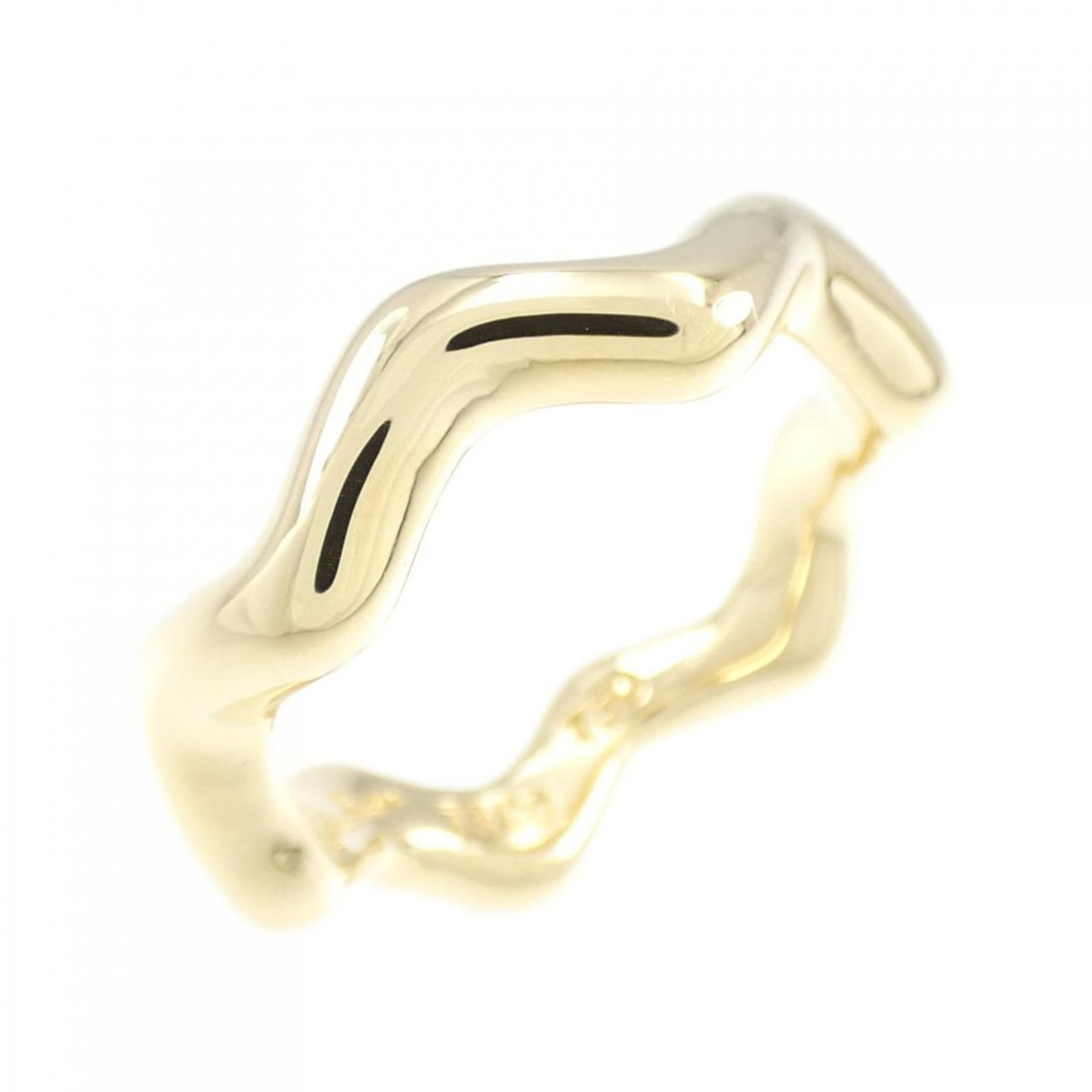 VINTAGE Tiffany & Co. Zig Zag Large Ring: VINTAGE Tiffany & Co. Zig Zag Large Ring Style: Ring Material: 750 Yellow Gold Gender: Ladies" Size: 5 (US size) Accessories: No accessories Main Stone: No stones Weight: approx. 6.8G Actualsize: Max