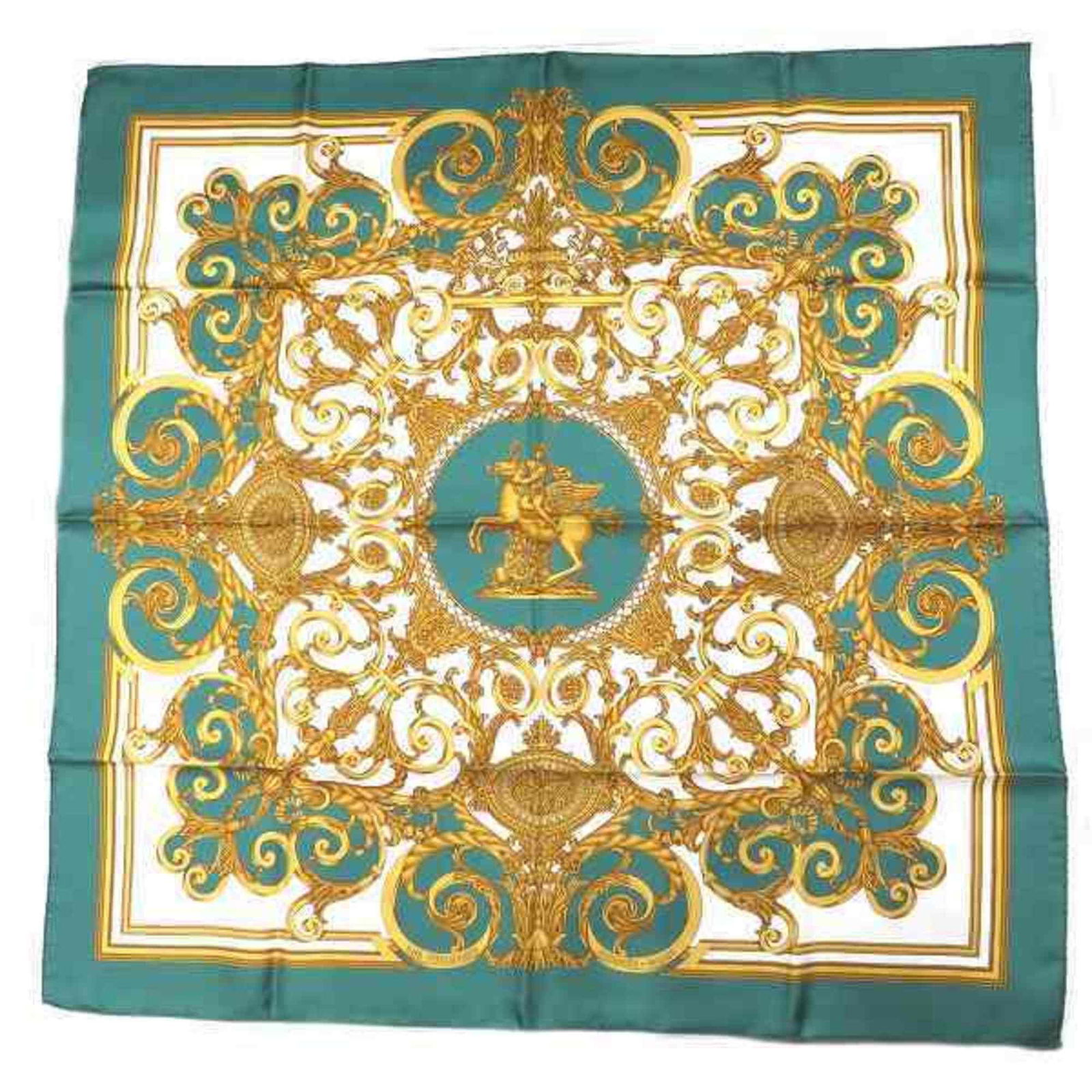 Hermes Carre Cherry Park Brand Accessory Scarf Women's Goods: Hermes Carre Cherry Park Brand Accessory Scarf Women's Goods Brand: Hermes Type: Scarf Gender: Women Color: Green Material: Silk Silk: Size (LxW): 89cm x 89cm / 35.03 x 35.03 Condition: Used (like new