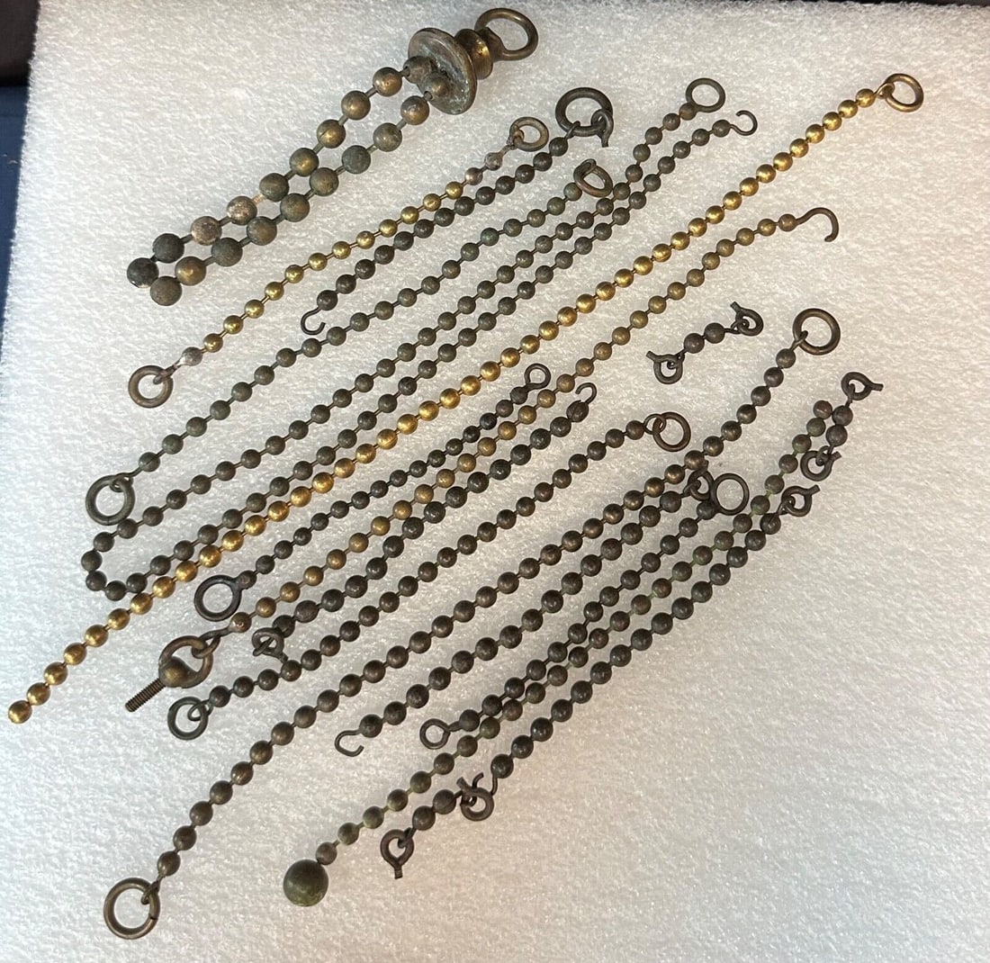 Tiffany Studios Chain Fringe (Odd Lot): Tiffany Studios Chain Fringe (Odd Lot) Country/Region Of Origin: United States Color: Brown Style: Art Nouveau Original/Reproduction: Original Material: Bronze Maker: Tiffany Studios This vintage asso