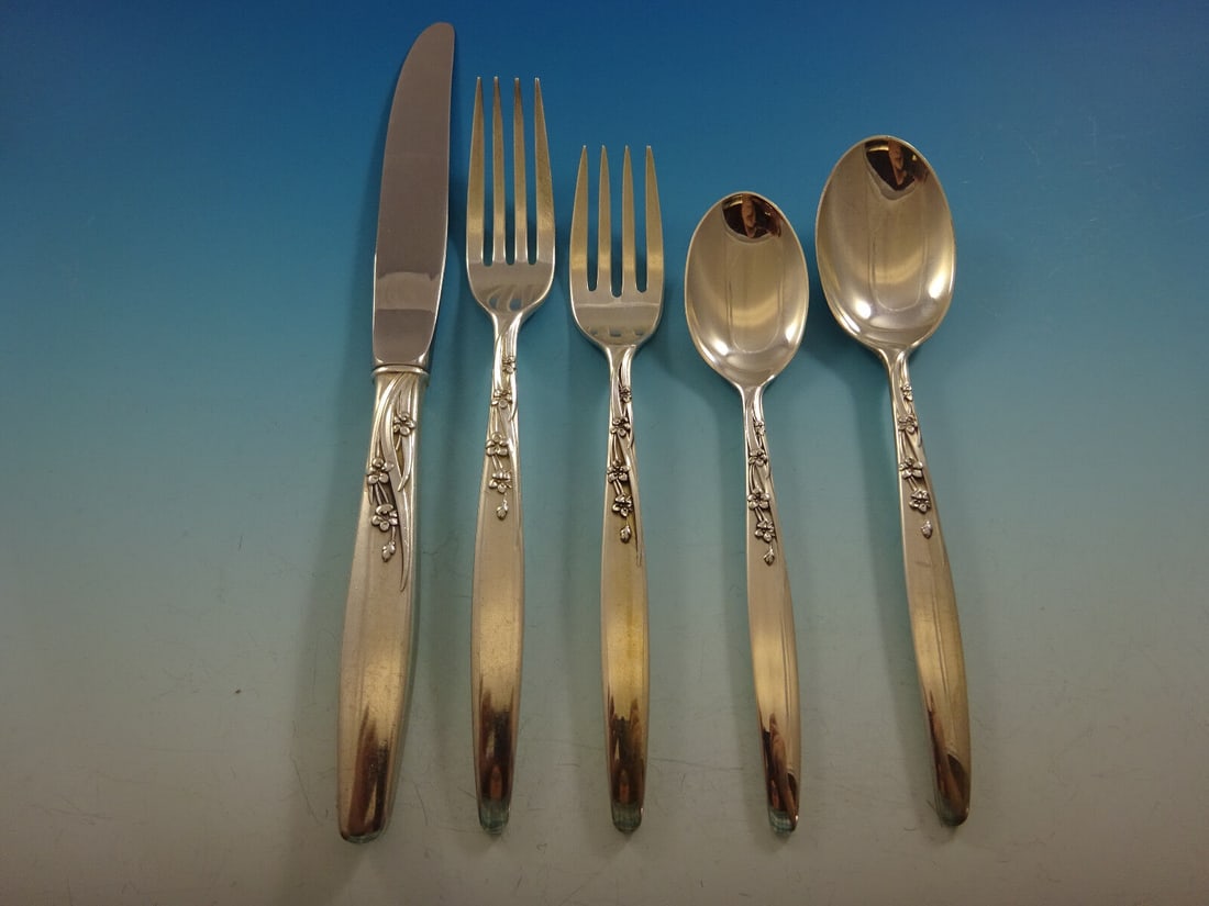 Summer Song by Lunt Sterling Silver Flatware Set For 12 Service 63 Pieces: Summer Song by Lunt Sterling Silver Flatware Set For 12 Service 63 Pieces Age: Post-1940 Pattern: Summer Song Style: Mid-Century Modern Type: Flatware - Sets Featured Refinements: Sterling Silver Flat