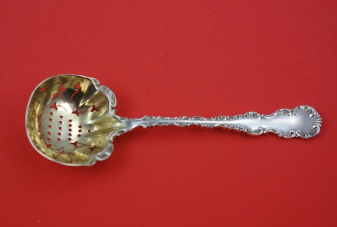 Louis XV by Whiting Gorham Sterling Silver Sugar Sifter GW pierced 6 1/2": Louis XV by Whiting Gorham Sterling Silver Sugar Sifter GW pierced 6 1/2" Pattern: Louis XV Composition: Sterling Silver Type: Serving Pieces Maker: Gorham Age: 1850-1899 Louis xv by whiting gorhamste