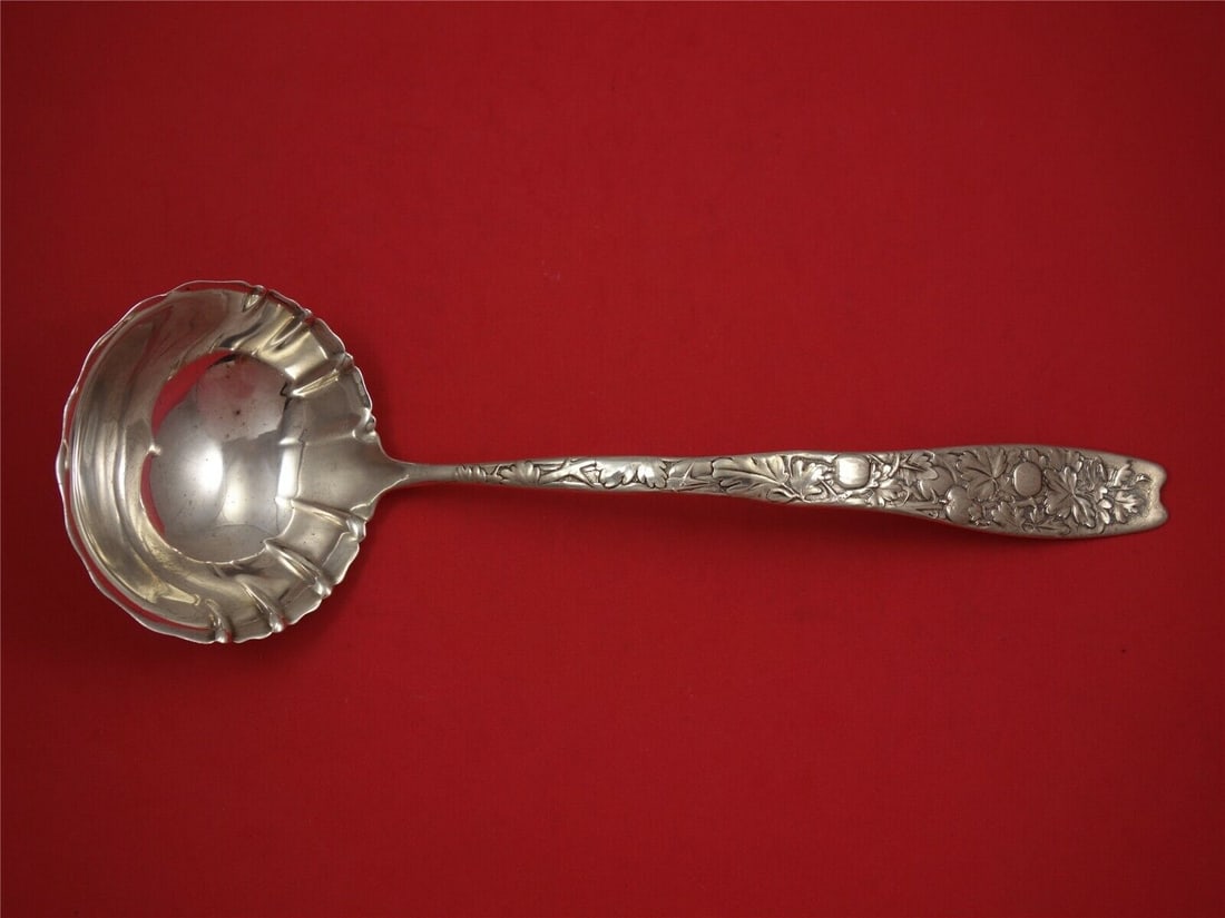 Berry by Whiting Sterling Silver Soup Ladle Fluted 13 3/4" Serving Antique: Berry by Whiting Sterling Silver Soup Ladle Fluted 13 3/4" Serving Antique Type: Ladle Age: 1850-1899 Composition: Sterling Silver Maker: Whiting Pattern: Berry Berry by whitingsterling silver soup la