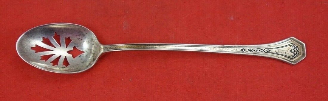 Dorothy Quincy by Reed and Barton Sterling Silver Olive Spoon 5 3/4": Dorothy Quincy by Reed and Barton Sterling Silver Olive Spoon 5 3/4" Maker: Reed & Barton Featured Refinements: Reed and Barton Sterling Silver Composition: Sterling Silver Age: 1900-1940 Pattern: Dor