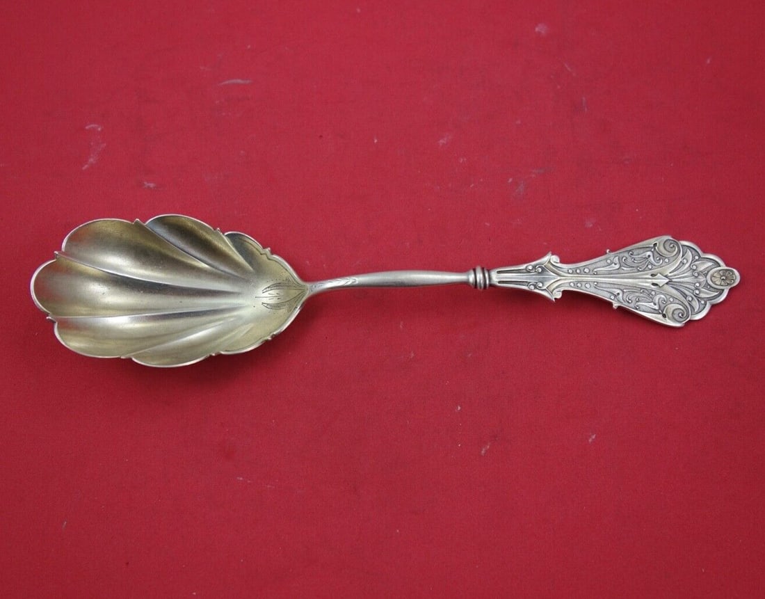 Corinthian by George Sharp Sterling Silver Berry Spoon GW brite-cut 8 5/8": Corinthian by George Sharp Sterling Silver Berry Spoon GW brite-cut 8 5/8" Pattern: Corinthian Composition: Sterling Silver Type: Serving Spoon Maker: George Sharp Corinthian by george sharpsterling s