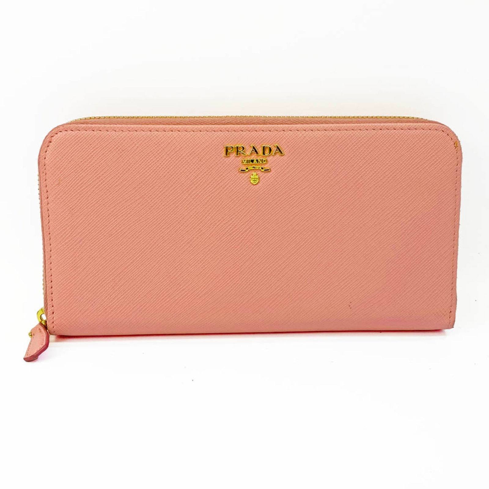 Prada 1ML506 Women's Saffiano Metal Long Wallet (bi-fold) Pink: Prada 1ML506 Women's Saffiano Metal Long Wallet (bi-fold) Pink Brand: Prada Model: 1ML506 Country of Origin: Italy Type: Long wallet (bi-fold) Gender: Women Material: Saffiano Metal Saffiano Metal: Co