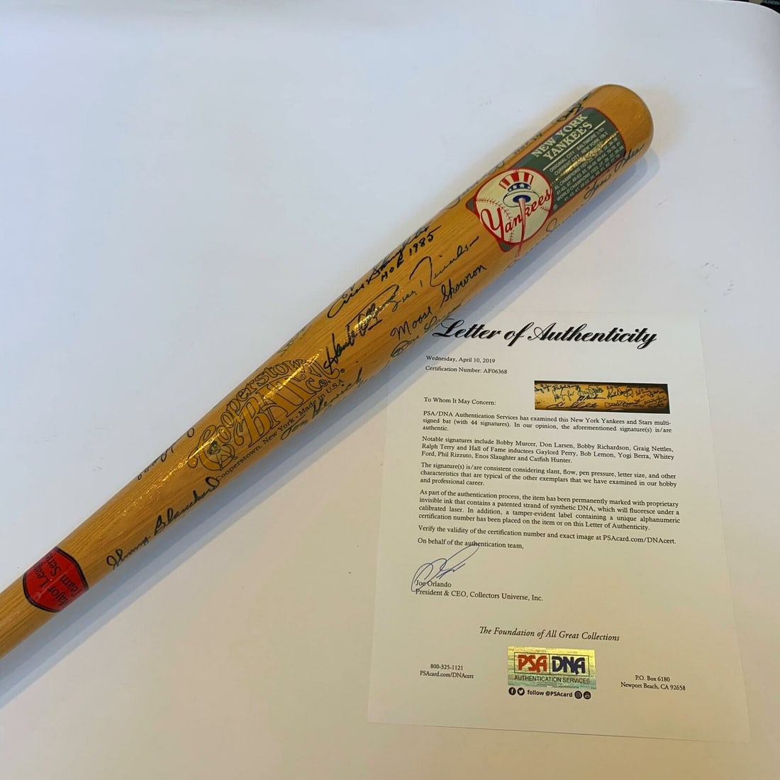 Stunning New York Yankees Legends & HOF Multi Signed Bat 44 Signatures PSA DNA: Stunning New York Yankees Legends & HOF Multi Signed Bat 44 Signatures PSA DNA Autograph Authentication: Professional Sports (PSA/DNA) Product: Bat Original/Reprint: Original Sport: Baseball-MLB Pre-O