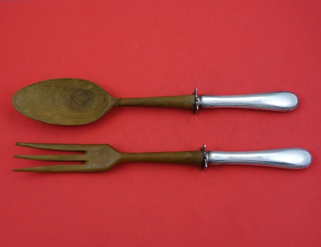 Feather Edge by Tuttle Sterling Silver Salad Serving Set 2pc Olive Wood 11 1/4": Feather Edge by Tuttle Sterling Silver Salad Serving Set 2pc Olive Wood 11 1/4" Pattern: Feather Edge Composition: Sterling Silver Type: Salad Servers Maker: Tuttle Age: 1900-1940 Feather edge by tutt