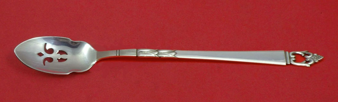 Danish Crown by Frigast Sterling Silver Olive Spoon Pierced Long 6 7/8" Custom: Danish Crown by Frigast Sterling Silver Olive Spoon Pierced Long 6 7/8" Custom Age: Post-1940 Type: Serving Spoon Composition: Sterling Silver Maker: Frigast Pattern: Danish Crown Featured Refinements