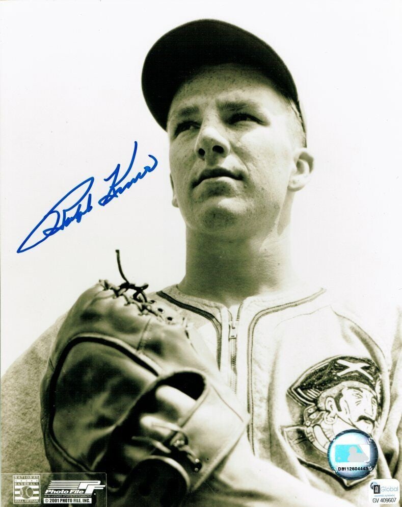 Ralph Kiner Hand Signed Autographed 8X10 Photo Close Up Hand in Glove GA GV: Ralph Kiner Hand Signed Autographed 8X10 Photo Close Up Hand in Glove GA GV Sport: Baseball Product: Photo Original/Reprint: Original Player: Ralph Kiner Team: Pittsburgh Pirates Autograph Authenticat