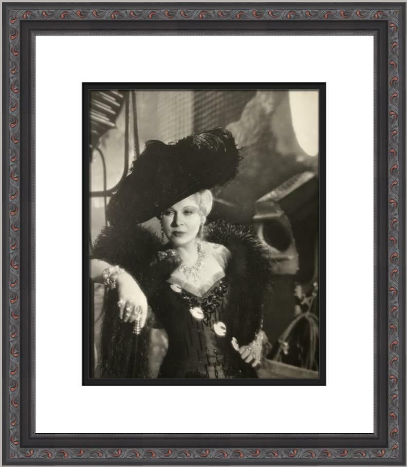 Mae West Black & White Print Newly Custom Framed: Mae West Black & White Print Newly Custom Framed Seller Notes: Newly Custom Framed" Original/Reproduction: Reproduction Industry: Movies Pre-Owned While the lot images are representative of the item, 
