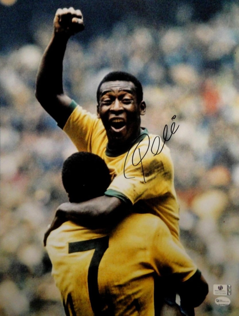 Pele Hand Signed Autographed 12x16" Photo Brazil GA GV 731008": Pele Hand Signed Autographed 12x16" Photo Brazil GA GV 731008 Sport: Soccer Product: Photo Original/Reprint: Original Player: Pele Hand Pre-Owned While the lot images are representative of the item, t