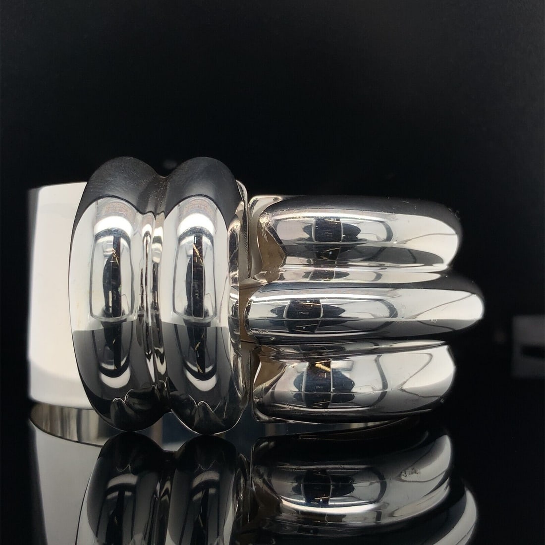 Mexico Sterling Hinged Bangle Bracelet Jewelry Modernist: Mexico Sterling Hinged Bangle Bracelet Jewelry Modernist Color: Silver Material: Metal Metal: Sterling Silver Main Stone: No Stone Type: Bracelet Metal Purity: 925 Style: Bangle Base Metal: Sterling S