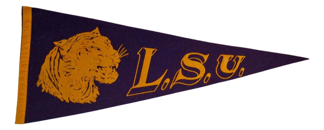 Vintage 1950s LSU Tigers 29x12 Pennant Rare 91822: Vintage 1950s LSU Tigers 29x12 Pennant Rare 91822 Sport: Football Year: 1950 Original/Reproduction: Original Team: LSU Tigers Vintage: Yes Pre-Owned While the lot images are representative of the item