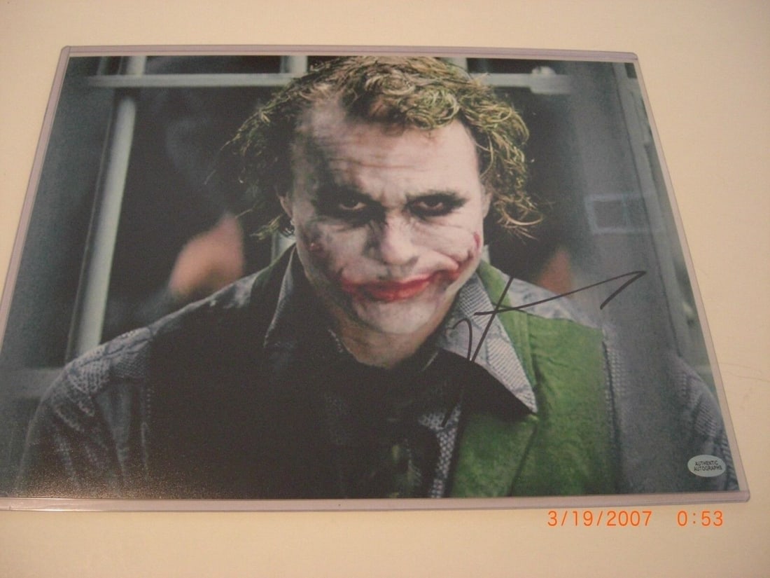 JARED LETO THE JOKER BATMAN ACTOR TD/HOLOGRAM SIGNED 11X14 PHOTO: JARED LETO THE JOKER BATMAN ACTOR TD/HOLOGRAM SIGNED 11X14 PHOTO Sport: Baseball-MLB Product: Bat Original/Reprint: Original Pre-Owned While the lot images are representative of the item, the size, pl