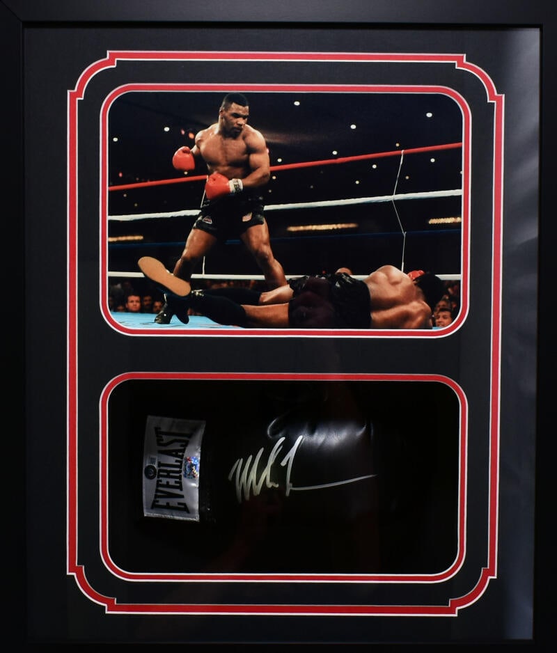 Mike Tyson Autographed Shadow Box Black Everlast Boxing Glove-Beckett Holo *R *4: Mike Tyson Autographed Shadow Box Black Everlast Boxing Glove-Beckett Holo *R *4Sport: BoxingProduct: GloveOriginal/Reprint: OriginalPlayer: Mike TysonAutograph Authentication: Beckett Authentication