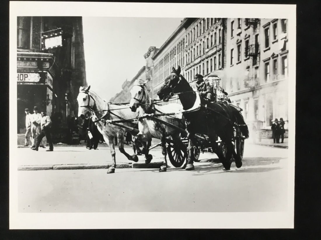 New York City Fire Department Vintage 8x10 Black and White Photo NYFD II: New York City Fire Department Vintage 8x10 Black and White Photo NYFD II Theme: Firefighting & Rescue Year: Pre-1940 Image Size 8x10 Black and White Photo While the lot images are representative of th
