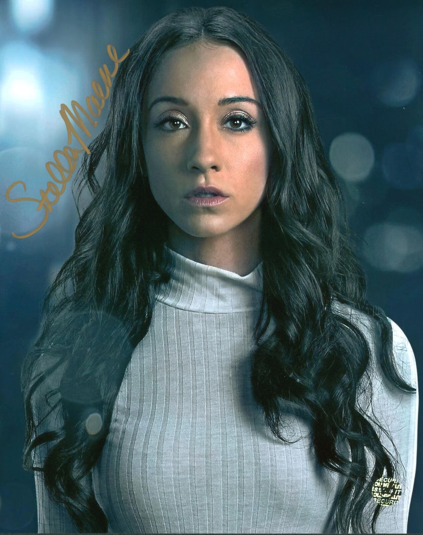 Stella Maeve The Magicians Signed 8x10 Photo Wizard World 2: Stella Maeve The Magicians Signed 8x10 Photo Wizard World 2 Industry: Movies Object Type: Photograph Original/Reproduction: Original Autograph Authentication: WWA Product Coa: WWA Product Signed By Na