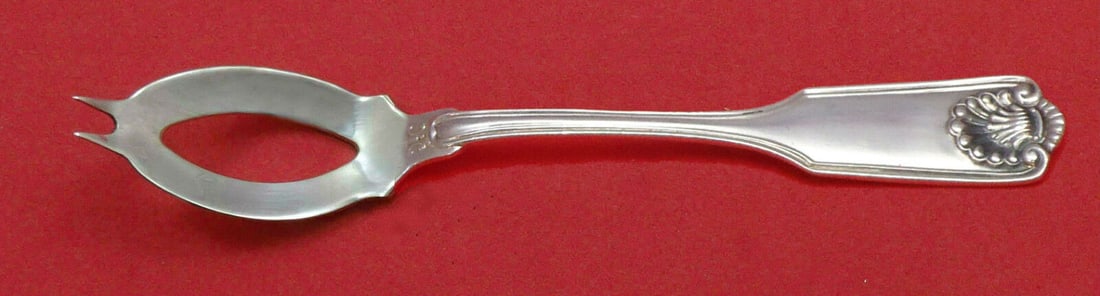 Fiddle Shell By Frank Smith Sterling Silver Olive Spoon Ideal 5 1/4" Custom Made: Fiddle Shell By Frank Smith Sterling Silver Olive Spoon Ideal 5 1/4" Custom Made Fiddle shell by frank smith sterling silver custom made ideal olive spoon 5 1/4" in the pattern fiddle shell by frank s