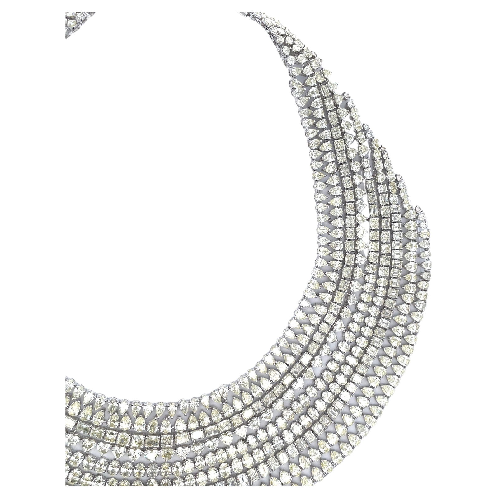 Diamond Bib Extra Large Cluster Necklace 265 Carats 18 Karat White Gold: Diamond Bib Extra Large Cluster Necklace 265 Carats 18 Karat White Gold Creator: Harbor Diamonds Metal: 18k Gold White Gold Stone: Diamond Stone Cut: Emerald Cut Weight: 265 ct Dimensions: Width: 2.07