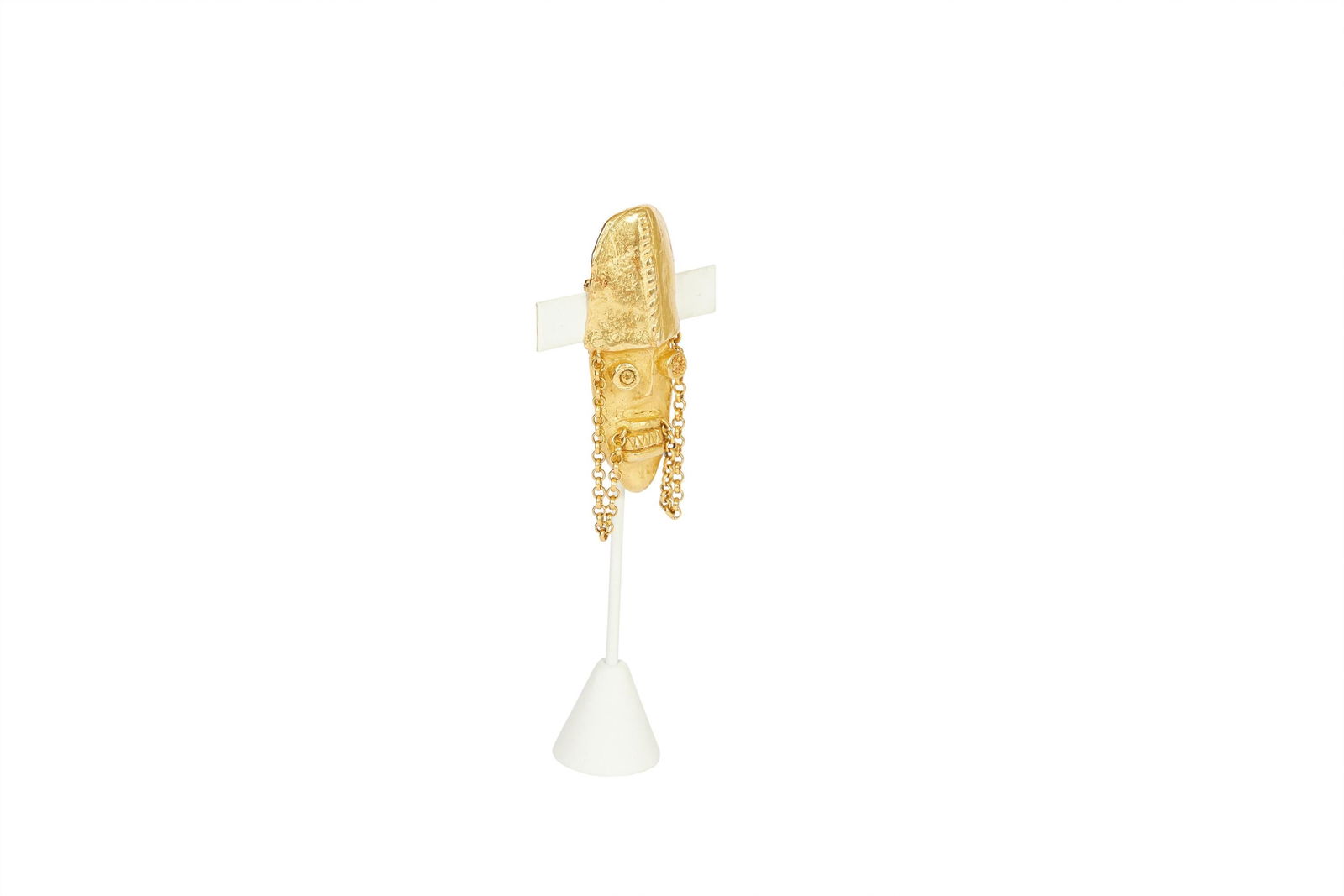 DKNY 90s Totem Mask Pin Brooch: DKNY 90s Totem Mask Pin Brooch Designer: Donna Karan Brand: Donna Karan Dimensions: Height: 3.5 in (8.89 cm)Width: 1.25 in (3.18 cm) Place of Origin: United States Period: 1990-1999 Pre-Owned The Mynt