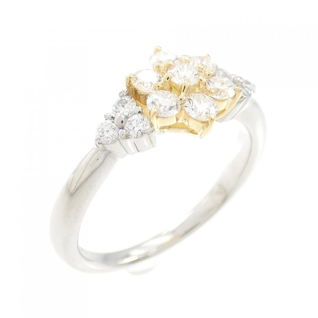 PT K18YG Flower Diamond Ring 0.50CT: PT K18YG Flower Diamond Ring 0.50CT Style: Ring Material: Platinum K18 Yellow Gold Gender: Ladies" Size: 6 (US size) Main Stone: Diamond 0.50CT Weight: approx. 4.4g Actualsize: Max W: 8.2mm Centerston