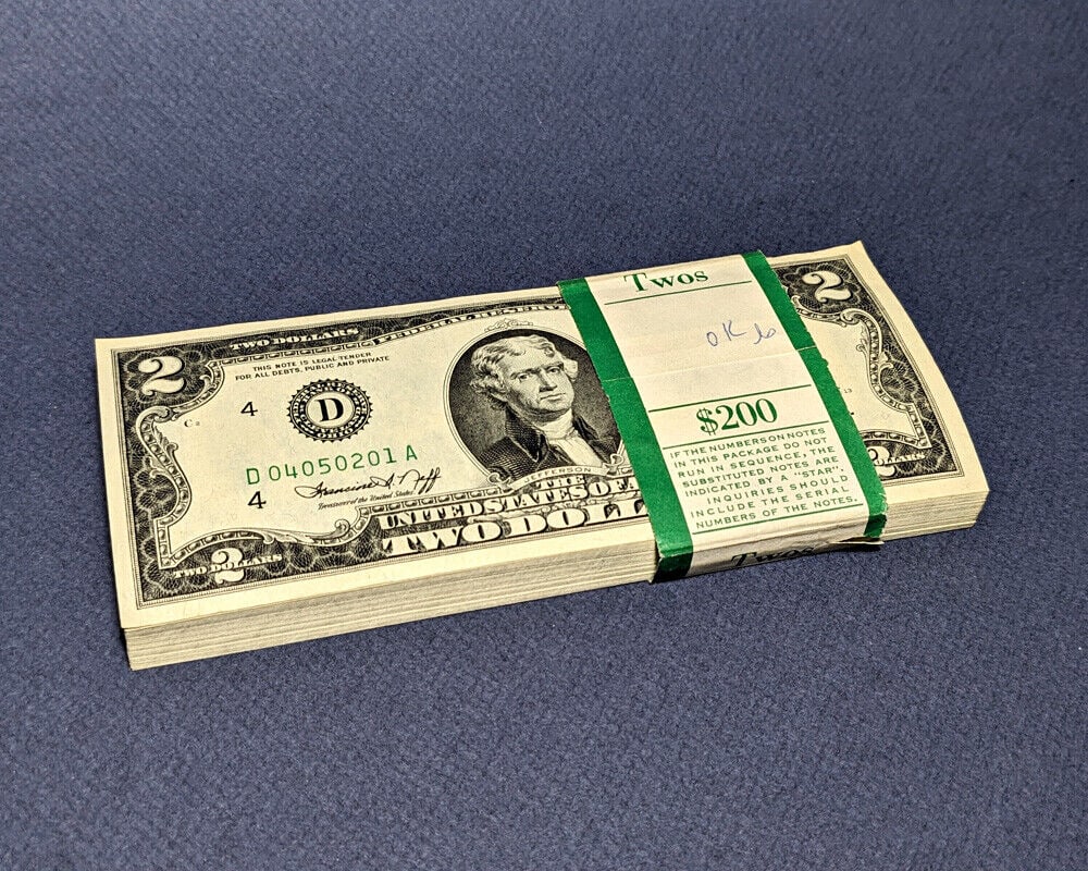 FR. 1935 D $2 1976 Federal Reserve Note Cleveland Original 100pc Pack CH-Gem CU: FR. 1935 D $2 1976 Federal Reserve Note Cleveland Original 100pc Pack CH-Gem CU Circulated/Uncirculated: Uncirculated Grade: CU Choice Certification: Uncertified Denomination: $2 Type: Federal Reserve