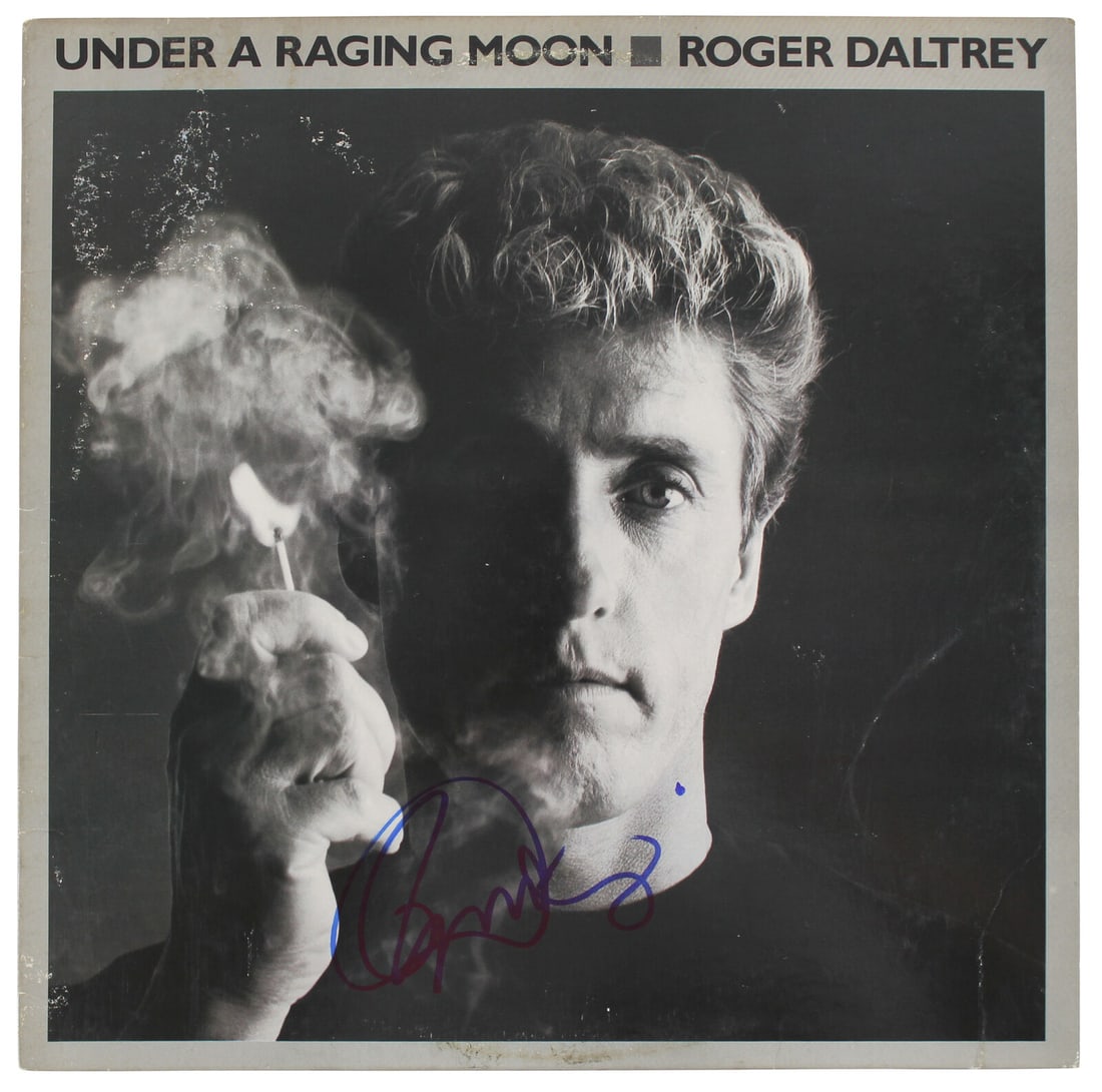 Roger Daltrey Signed Under A Raging Moon Album Cover BAS #BF88128: Roger Daltrey Signed Under A Raging Moon Album Cover BAS #BF88128 Artist: Roger Daltrey Product Coa: Beckett Product Signed By Name: Roger Daltrey Pre-Owned While the lot images are representative of 
