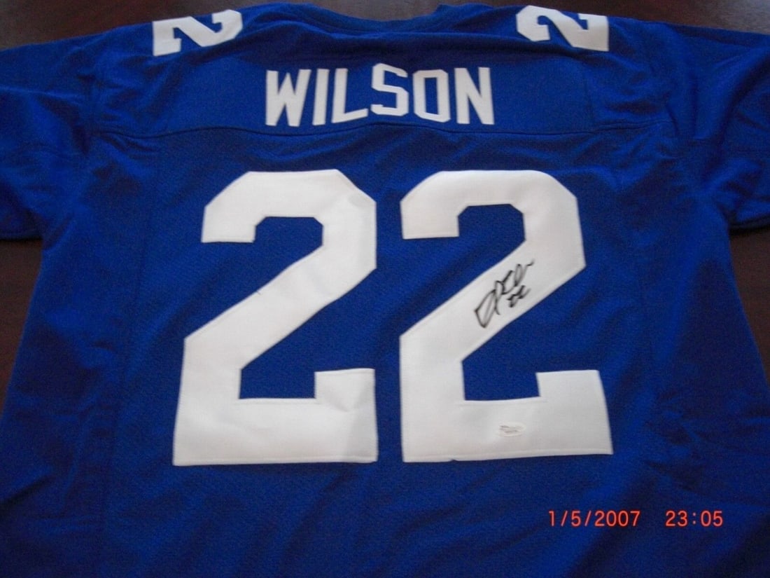 DAVID WILSON NEW YORK GIANTS JSA/STICKER ONLY SIGNED JERSEY: DAVID WILSON NEW YORK GIANTS JSA/STICKER ONLY SIGNED JERSEY Sport: Football-NFL Product: Jersey Original/Reprint: Original Pre-Owned The MYNT Guarantee: While the lot images are representative of the