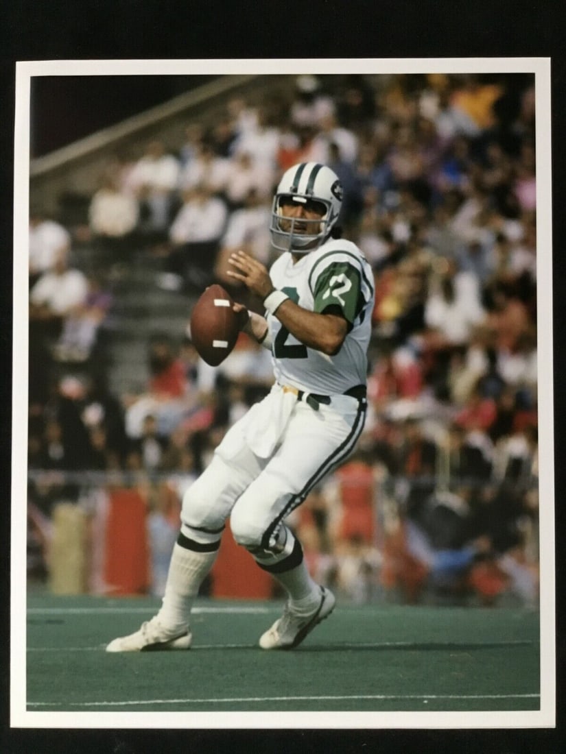Joe Namath New York Jets Quarterback No. 12 Football 8x10 Color Photo II: Joe Namath New York Jets Quarterback No. 12 Football 8x10 Color Photo II Player: Joe Namath Modified Item: No Size: 8 x 10 Sport: Football-NFL Team: New York Jets Pre & Post Season: Regular Season Pro