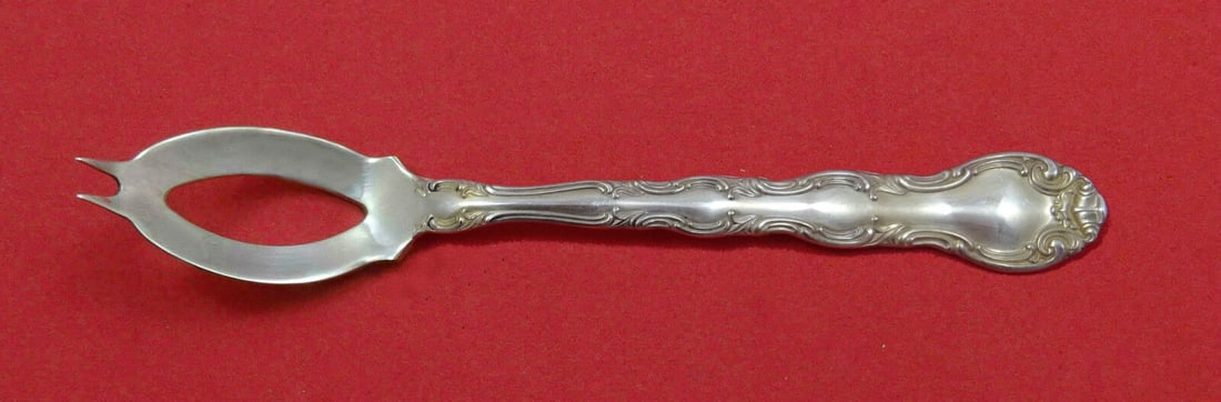 French Scroll By Alvin Sterling Silver Olive Spoon Ideal 5 3/4" Custom Made: French Scroll By Alvin Sterling Silver Olive Spoon Ideal 5 3/4" Custom Made French scroll by alvin sterling silver custom made ideal olive spoon 5 3/4" in the pattern french scroll by alvin. It is not
