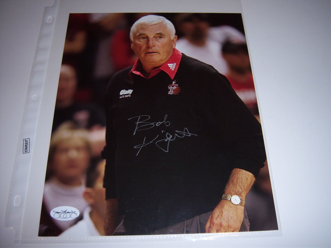 BOB KNIGHT TEXAS TECH INDIANA JSA/STAMP SIGNED 8X10 PHOTO: BOB KNIGHT TEXAS TECH INDIANA JSA/STAMP SIGNED 8X10 PHOTO Sport: College-NCAA Product: Photo Original/Reprint: Original Pre-Owned The MYNT Guarantee: While the lot images are representative of the ite