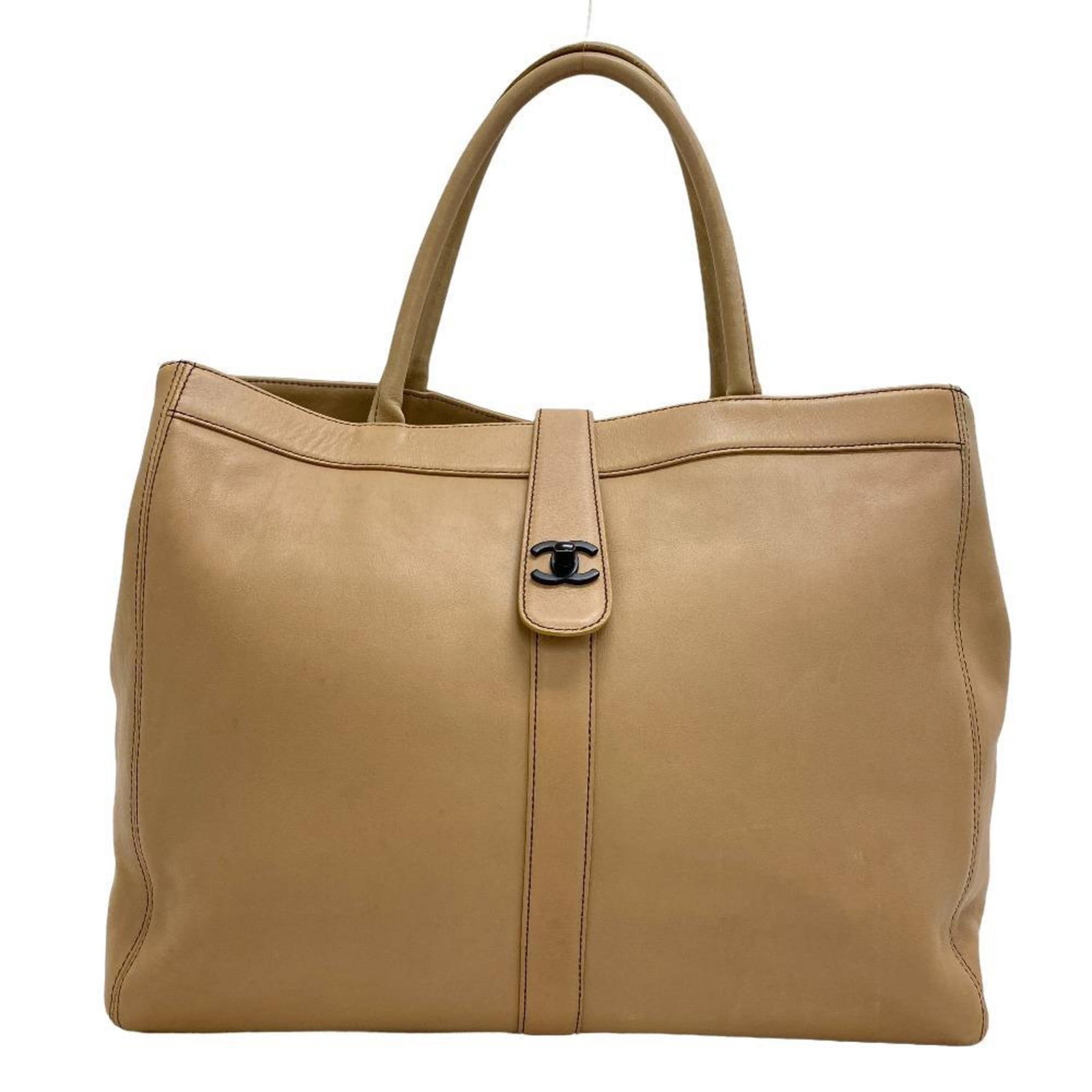 CHANEL Turnlock Coco Mark Tote Bag Beige Women's: CHANEL Turnlock Coco Mark Tote Bag Beige Women's Brand: Chanel Type: Tote bag Material: Leather Leather: Color: Beige Gender: Women Size (HxWxD): 32cm x 37cm x 12cm / 12.59 x 14.56 x 4.72 Condition: U