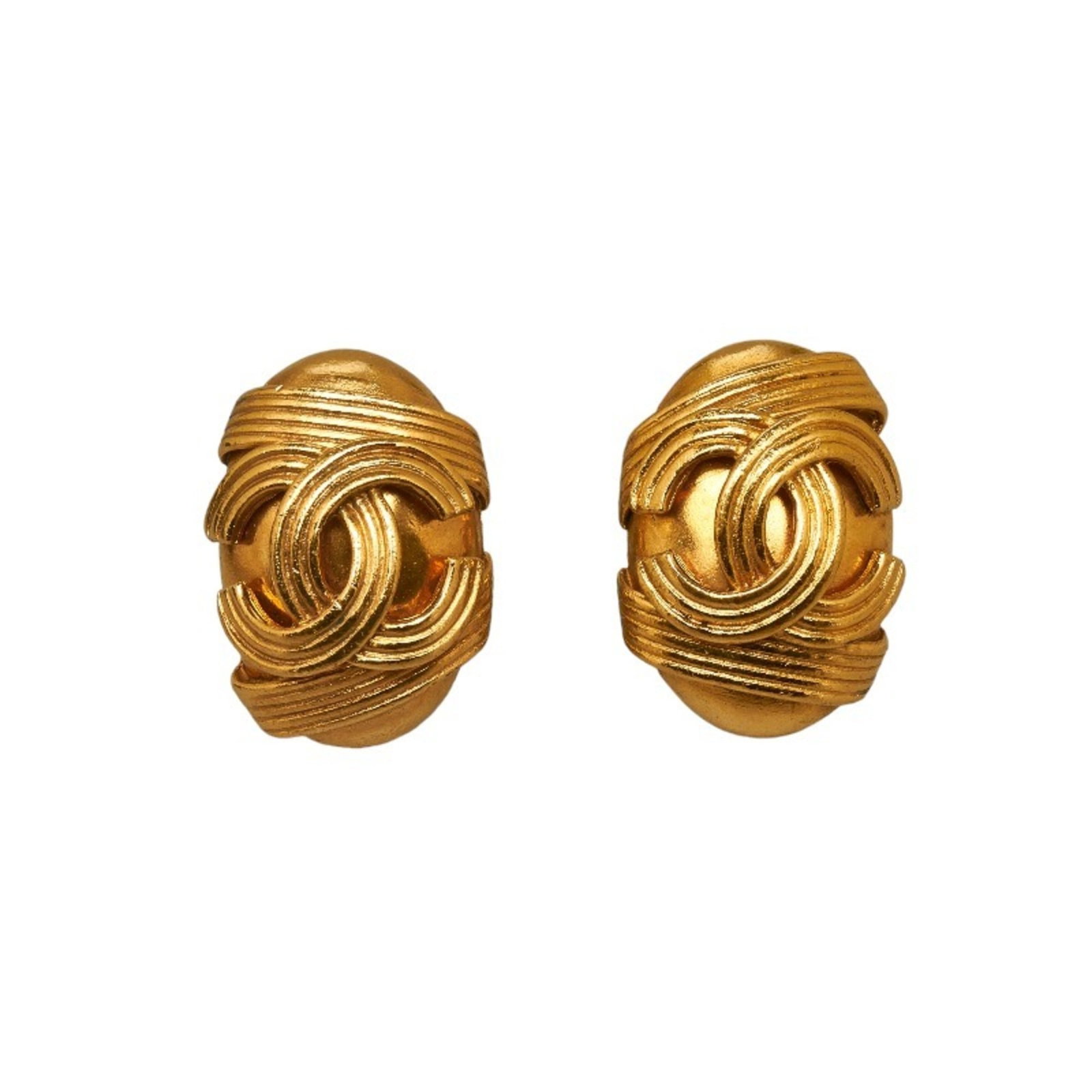 CHANEL Cocomark Mizuhiki Earrings Gold Plated Women's: CHANEL Cocomark Mizuhiki Earrings Gold Plated Women's Brand: Chanel Type: Clip earrings Gender: Women Color: Gold Condition: Used (very good) Overall Scratches: Slight The Mynt Guarantee: All items in