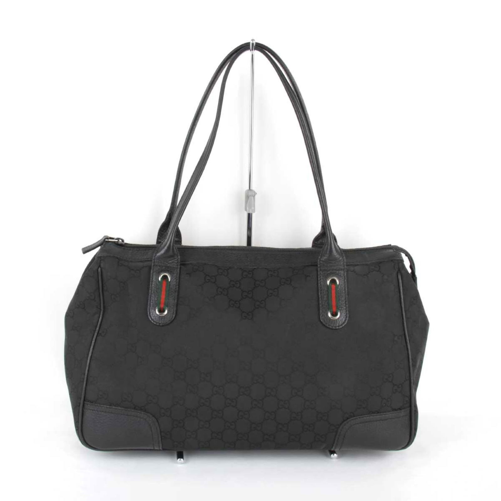 GUCCI 293599 001998 Tote Bag Nylon Black Ladies: GUCCI 293599 001998 Tote Bag Nylon Black Ladies Brand: Gucci Type: Tote bag Material: Nylon Nylon: Color: Black Gender: Women Size (HxWxD): 22cm x 32cm x 12cm / 8.66 x 12.59 x 4.72 Condition: Used (go