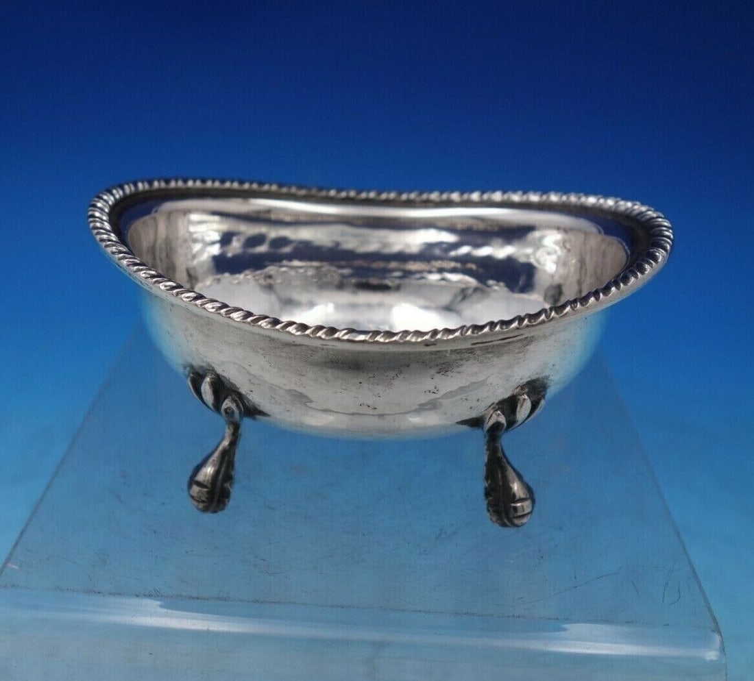 Italian .800 Silver Bowl Footed Handwrought 2" x 4 3/8" x 2 1/4": Italian .800 Silver Bowl Footed Handwrought 2" x 4 3/8" x 2 1/4" Beautiful italian. 800 silver handwrought footed bowl (maker unknown). This bowl measures 2" tall x 4 3/8" x 3 1/4" and weighs 3. 34 tr