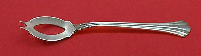 Eighteenth Century by Reed and Barton Sterling Silver Olive Spoon Ideal Custom: Eighteenth Century by Reed and Barton Sterling Silver Olive Spoon Ideal Custom Eighteenth century by reed & barton sterling silver olive spoon ideal custom made 6" in the pattern eighteenth century by