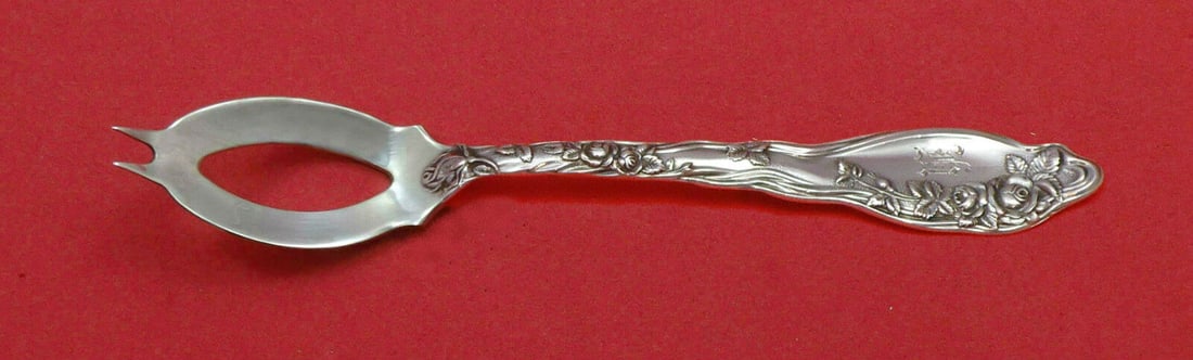 Mille Fleurs By International Sterling Silver Olive Spoon Ideal 5 3/8" Custom: Mille Fleurs By International Sterling Silver Olive Spoon Ideal 5 3/8" Custom Mille fleurs by international sterling silver custom made ideal olive spoon 5 3/8" in the pattern mille fleurs by internat