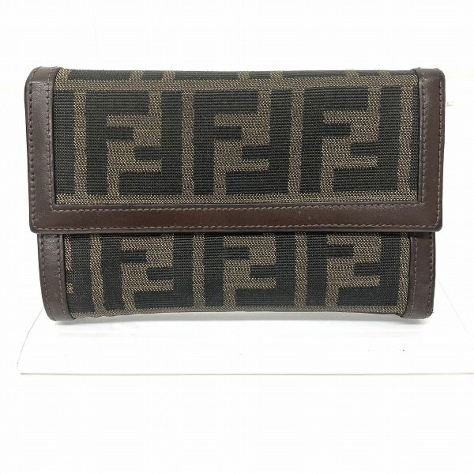 Fendi FENDI Zucca pattern 30858 wallet tri-fold men's: Fendi FENDI Zucca pattern 30858 wallet tri-fold men's Brand: Fendi Type: Wallet (tri-fold) Gender: Men Material: Canvas Leather Canvas: Leather: Color: Black Brown Size (HxWxD): 10cm x 16cm x 1.5cm /