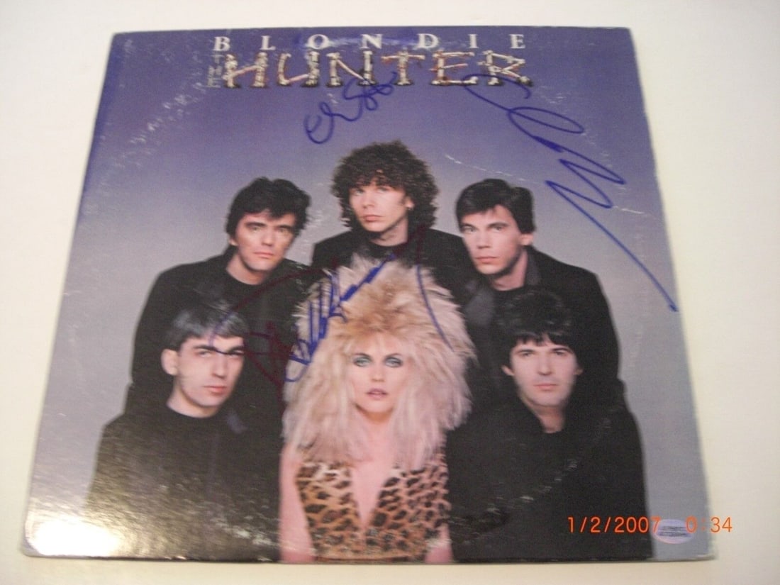 BLONDIE HUNTER DEBBIE HARRY CLEM BURKE CHRIS STEIN TD/HOLO SIGNED RECORD ALBUM: BLONDIE HUNTER DEBBIE HARRY CLEM BURKE CHRIS STEIN TD/HOLO SIGNED RECORD ALBUM Object Type: ALBUM Industry: Television Original/Reproduction: Original Pre-Owned While the lot images are representative
