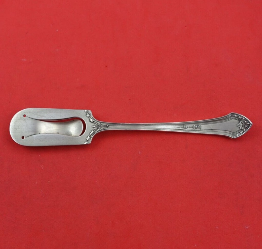 Lenox by Durgin Sterling Silver Bookmark All Sterling 6" Unusual Form Rare: Lenox by Durgin Sterling Silver Bookmark All Sterling 6" Unusual Form Rare Lenox by durginsterling silver unusual form all sterling bookmark 6" in the pattern lenox by durgin. It is not monogrammed an
