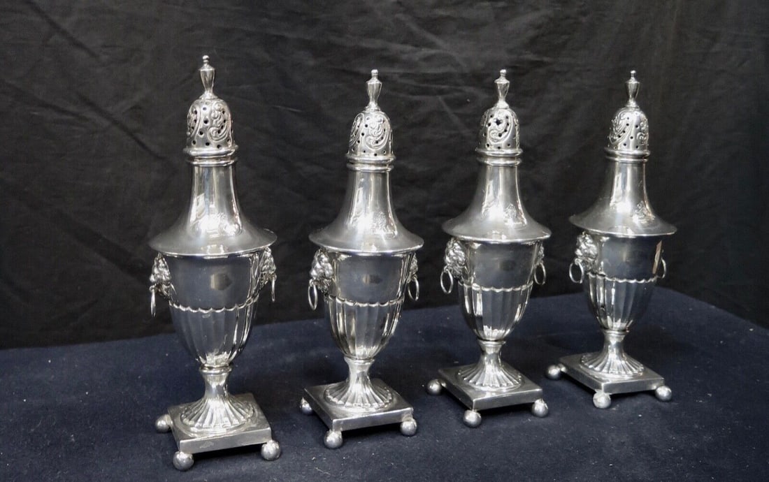 Vintage Silver Plate Salt Cellars: Vintage Silver Plate Salt Cellars Age: 1850-1899 Type: Plate Composition: Silverplate This vintage set of four stylish Meriden silver plate salt cellars date from the late 19th century. Each identical