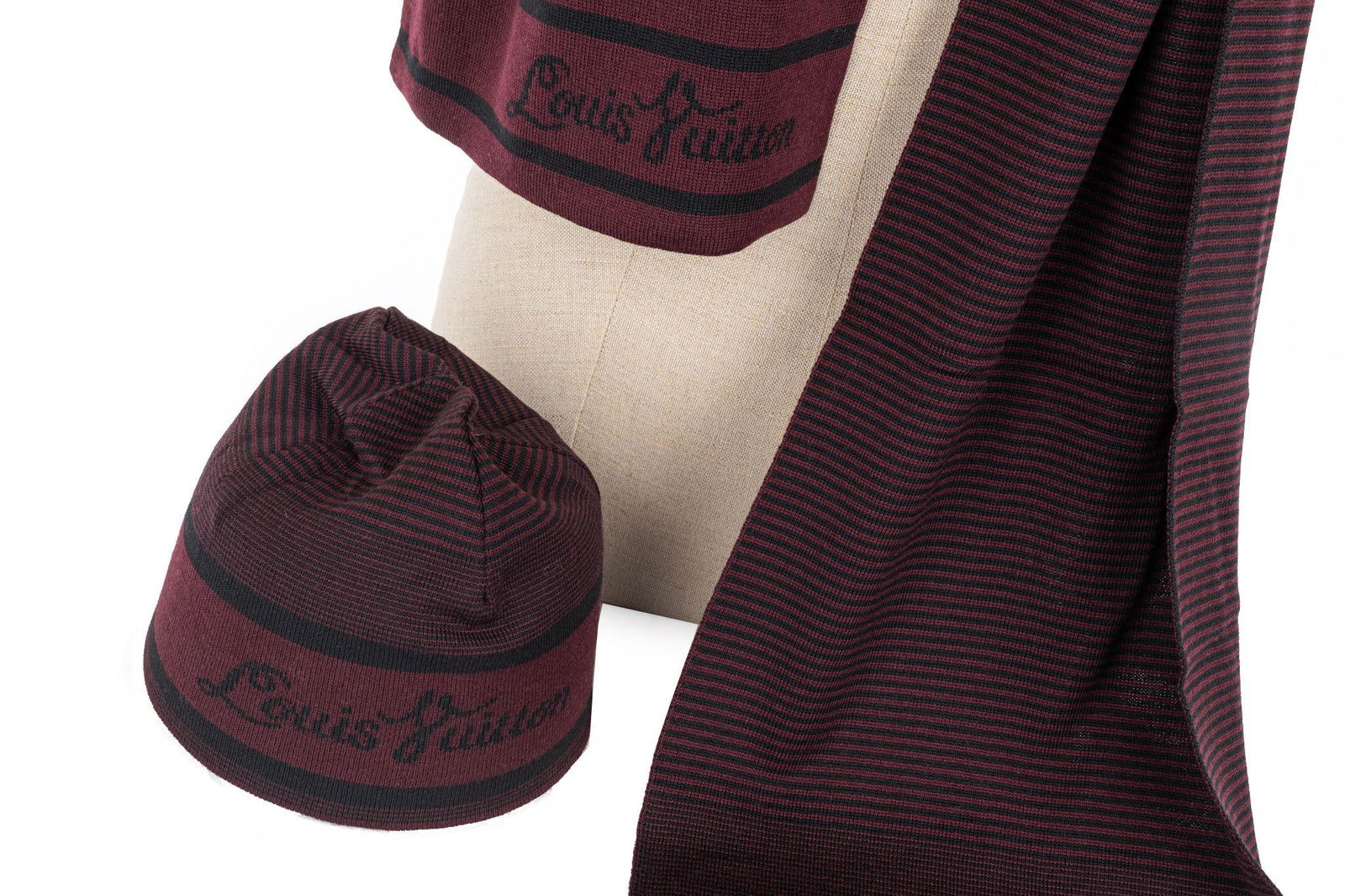 Louis Vuitton New Wool Hat Scarf Set: Louis Vuitton New Wool Hat Scarf Set Brand: Louis Vuitton Dimensions: Width: 13 in (33.02 cm)Length: 66 in (167.64 cm) Period: 21st Century Pre-Owned The Mynt Guarantee: All items in this auction are