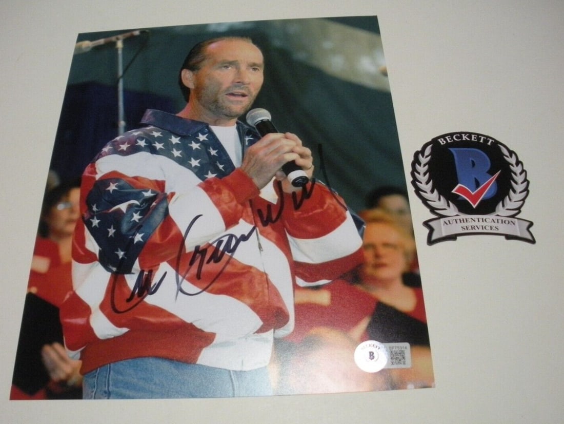 LEE GREENWOOD GOD BLESS THE USA! SINGER LAST ONE BECKETT/COA SIGNED 8X10 PHOTO: LEE GREENWOOD GOD BLESS THE USA! SINGER LAST ONE BECKETT/COA SIGNED 8X10 PHOTO Industry: Movies Object Type: Photograph Original/Reproduction: Original Pre-Owned While the lot images are representativ