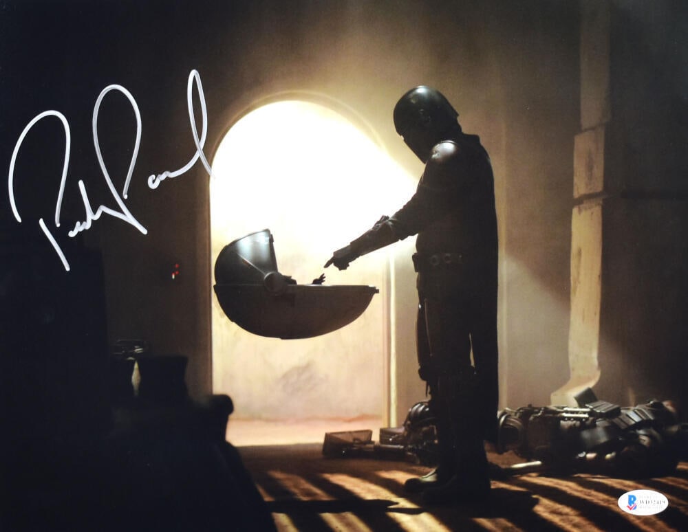 Pedro Pascal Autographed The Mandalorian 11X14 w/ Grogu Photo- Beckett W: Pedro Pascal Autographed The Mandalorian 11X14 w/ Grogu Photo- Beckett W Industry: Movies Object Type: Photograph Original/Reproduction: Original Signed By: Pedro Pascal Autograph Authentication: Beck