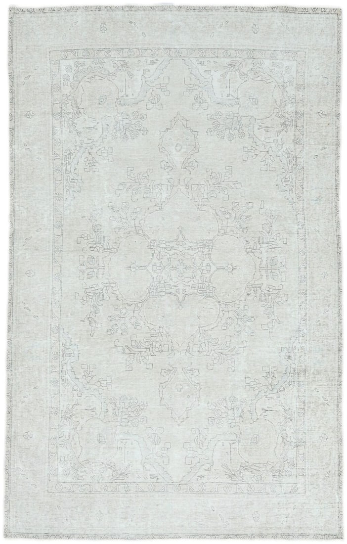 Distressed Floral Classic Antique 6'2X9'6 Muted Hand-Knotted Oriental Rug Carpet: Distressed Floral Classic Antique 6'2X9'6 Muted Hand-Knotted Oriental Rug Carpet Free continental US Shipping Type: Area Rugs Color: Muted Colors: Beige Dark Brown Cream etc Size: 6"2 X 9"6 Production