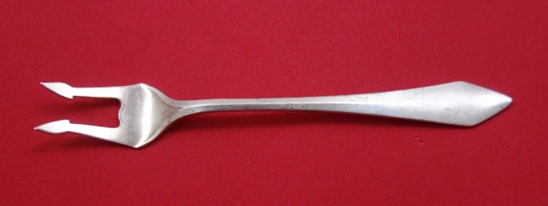 Chatham by Durgin Sterling Silver Pickle Fork 2-Tine 5 1/2" Serving Silverware: Chatham by Durgin Sterling Silver Pickle Fork 2-Tine 5 1/2" Serving Silverware Chatham by durginchatham by durgin sterling silver pickle fork 2-tine, 5 1/2". It is not monogrammed and is in excellent 