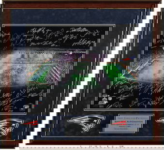 2014 New England Patriots Super Bowl Champs Team Signed Photo Tom Brady Beckett: 2014 New England Patriots Super Bowl Champs Team Signed Photo Tom Brady Beckett Sport: Football-NFL Player: Tom Brady Original/Reprint: Original Autograph Authentication: Beckett Authentication