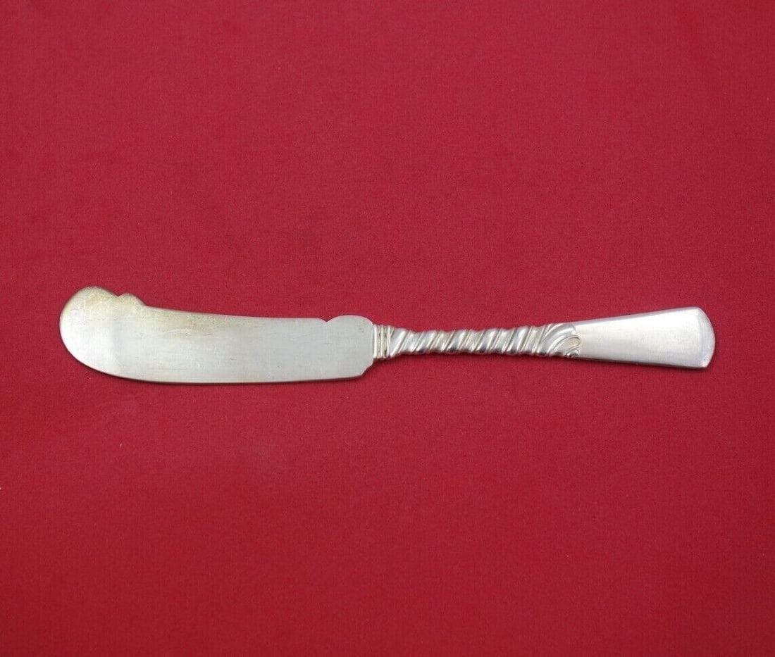 Colonial by Gorham Sterling Silver Butter Spreader Flat Handle 6" Rare Heirloom: Colonial by Gorham Sterling Silver Butter Spreader Flat Handle 6" Rare Heirloom Colonial by gorhamsterling silver flat handle butter spreader 6" in the pattern colonial by gorham. It is not monogramme