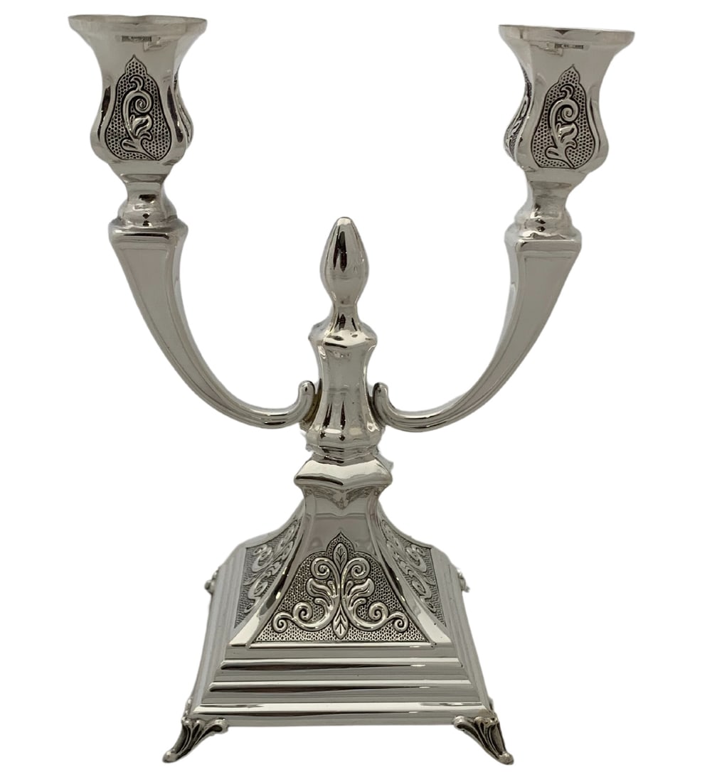 925 STERLING SILVER HANDMADE CHASED ORNATE MATTE & SHINY OIL 2 LIGHT CANDELABRA: 925 STERLING SILVER HANDMADE CHASED ORNATE MATTE & SHINY OIL 2 LIGHT CANDELABRA Composition: Sterling Silver (.925) Maker: Portugal Fine 925 Sterling Silver Oil 2 Light Candelabra. Featuring handmade 